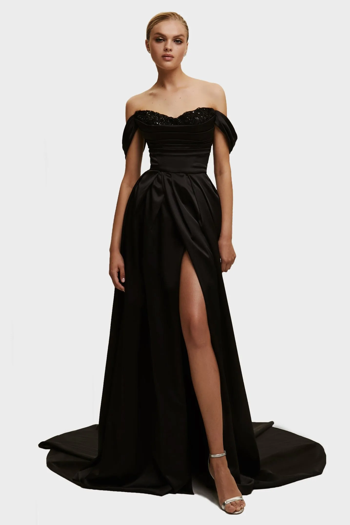 Black Princess heart-shaped neckline gown