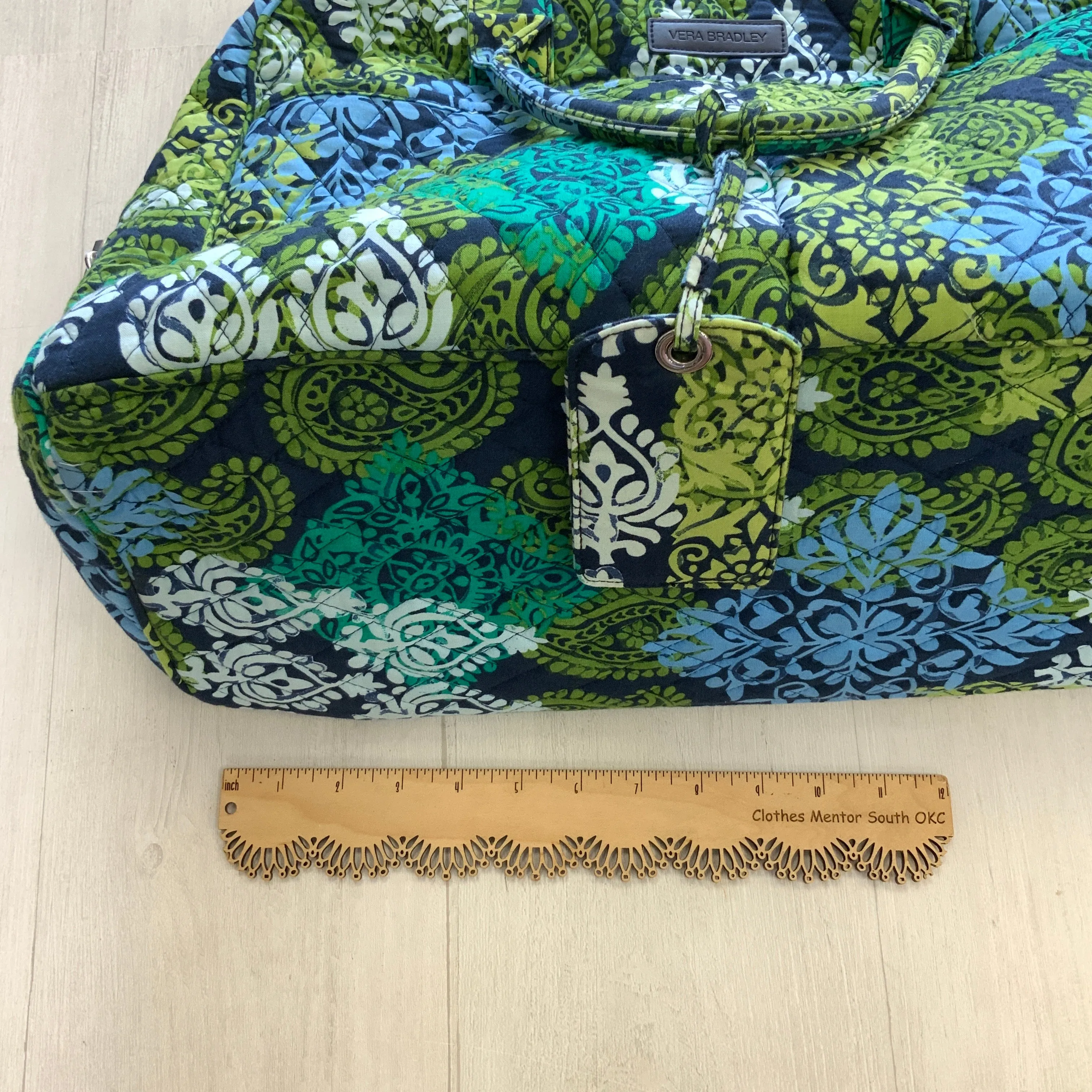 Duffle And Weekender By Vera Bradley  Size: Large