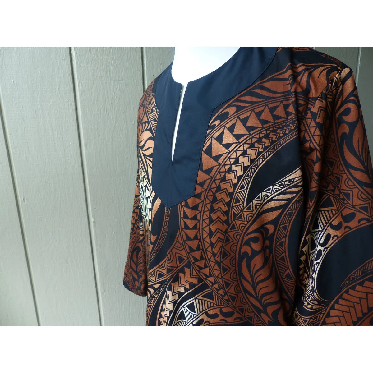 Men's Muumuu Kaftan | Ombre Bronze, Blue, Red, Black Tapa Print | Long Shirt