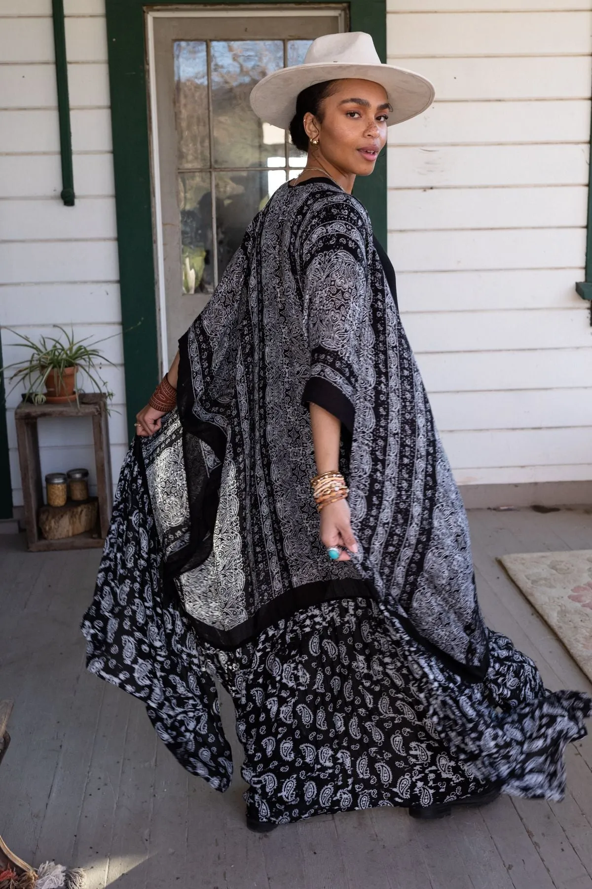 Paisley Tapestry Free Flow Duster Kimono - Black